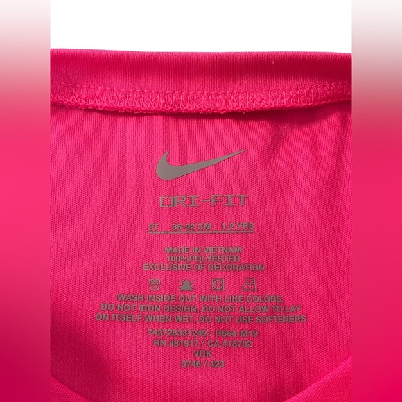 Nike Toddler Girl Set 2T – Dri-FIT Pink & Gray Shirt & Shorts. - Picture 4 of 7